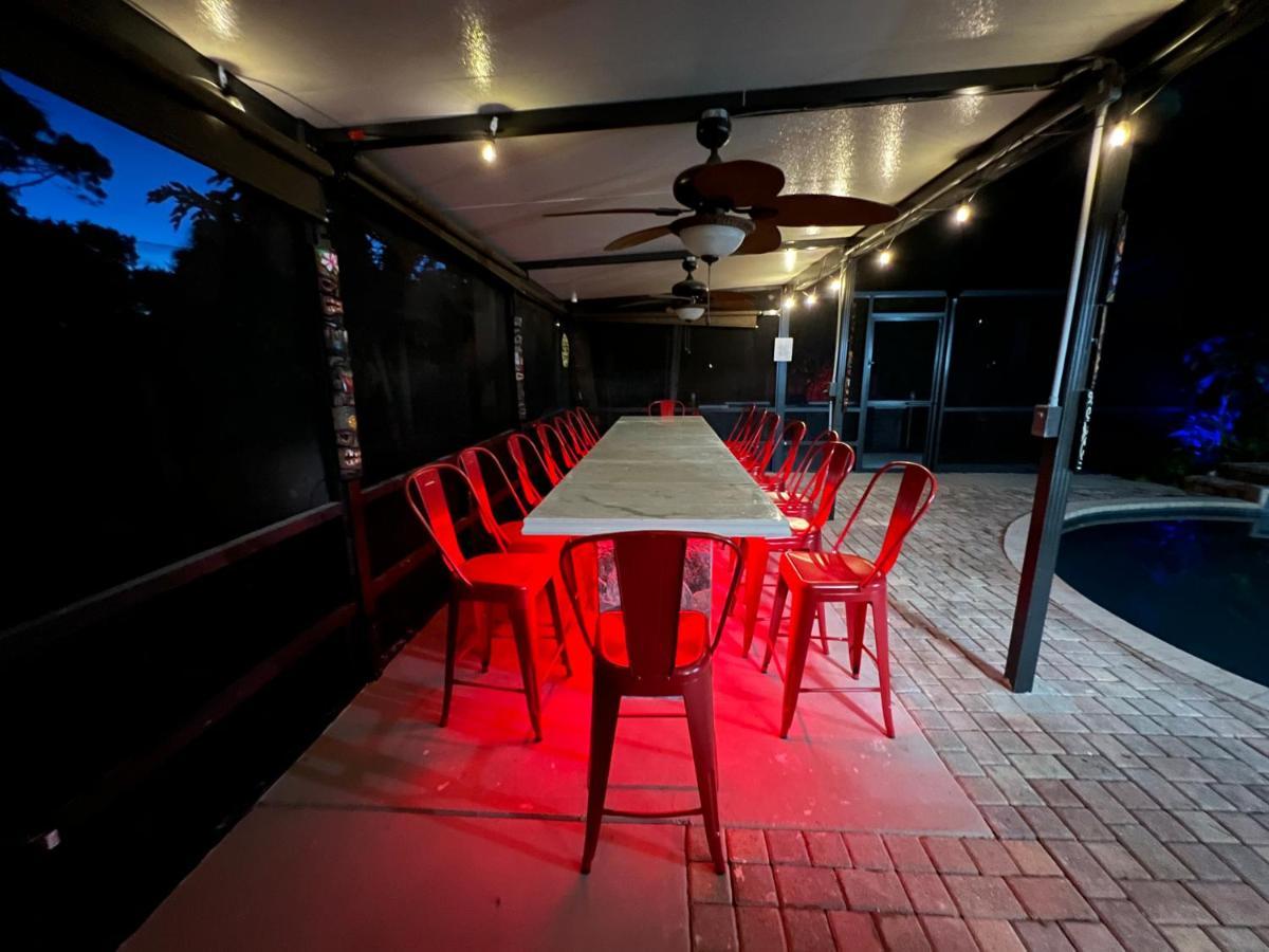 Вилла Poolside Cocoa Oasis W/ Tiki Bar! Frontenac Экстерьер фото